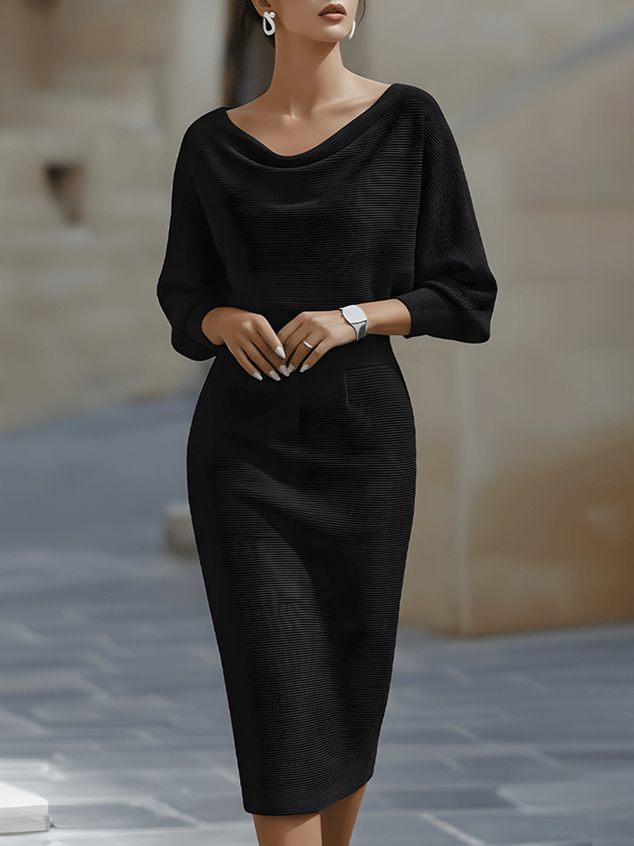 Lyla | Elegant Round Neck Midi Dress
