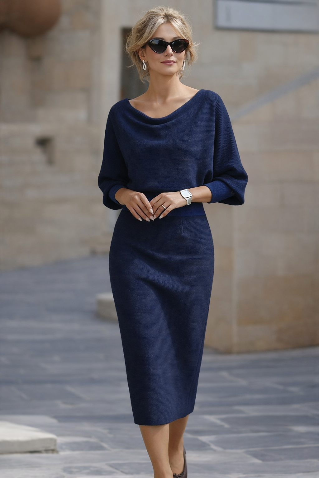 Lyla | Elegant Round Neck Midi Dress