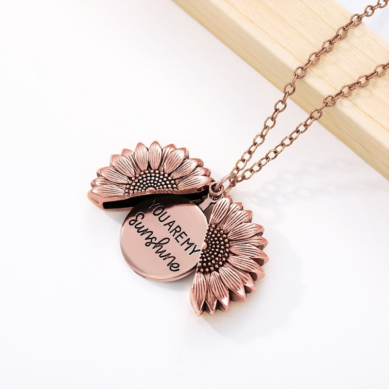 Collier tournesol « Tu es mon rayon de soleil ».