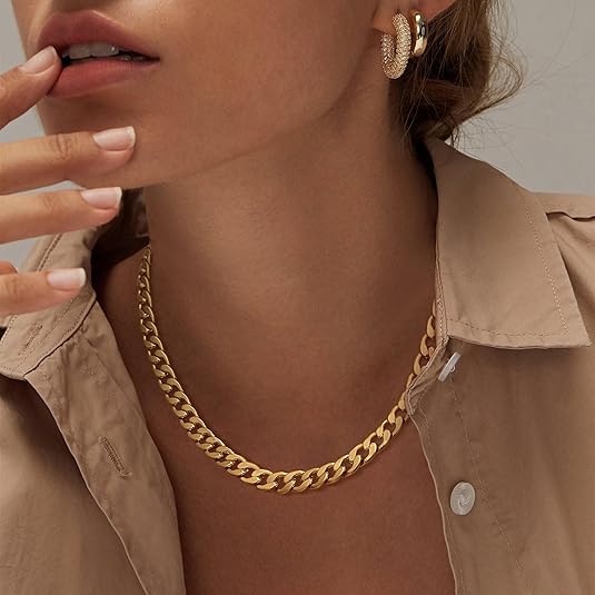 Collier en or minimaliste