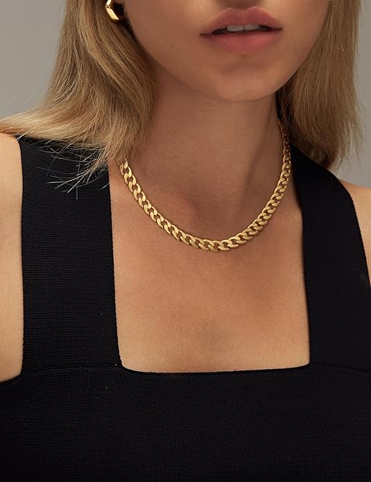 Collier en or minimaliste
