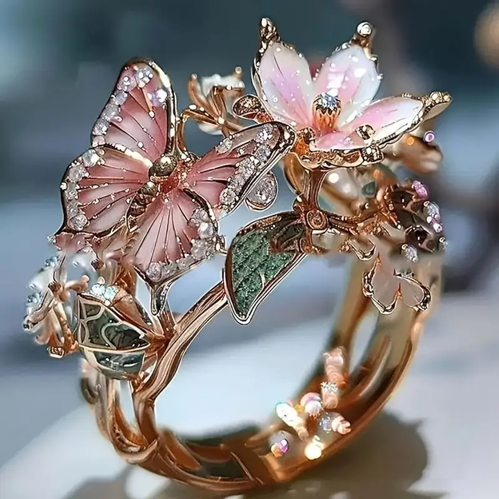 Bague avec zircones et motif papillon