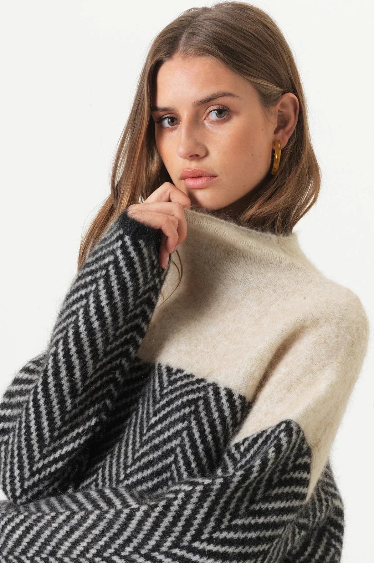 Adeline | Fine-Knit Herringbone Turtleneck