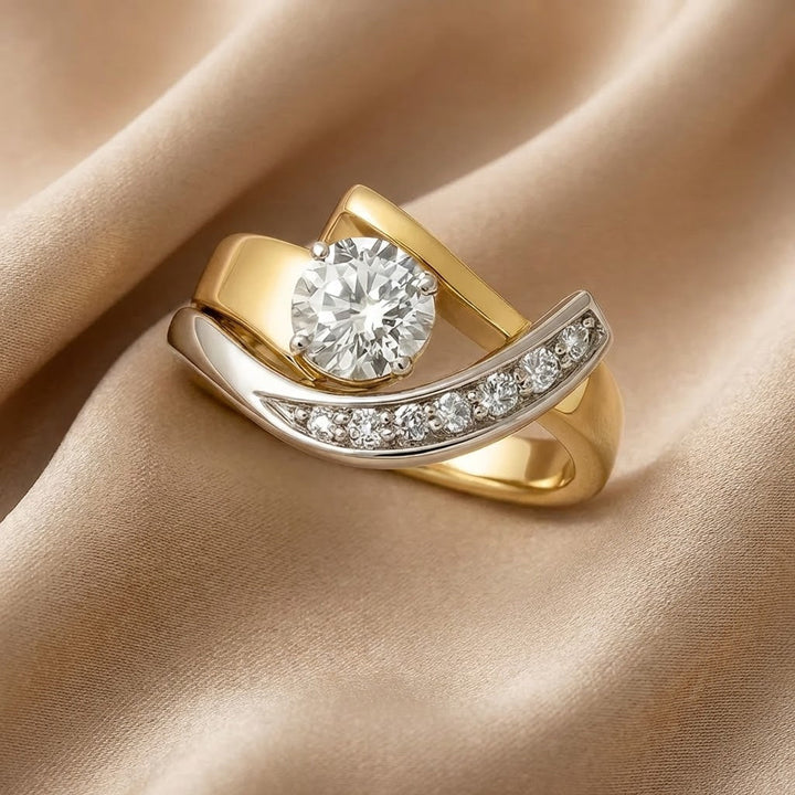 Bague Vintage Irrégulière en Or et Argent avec Zircone
